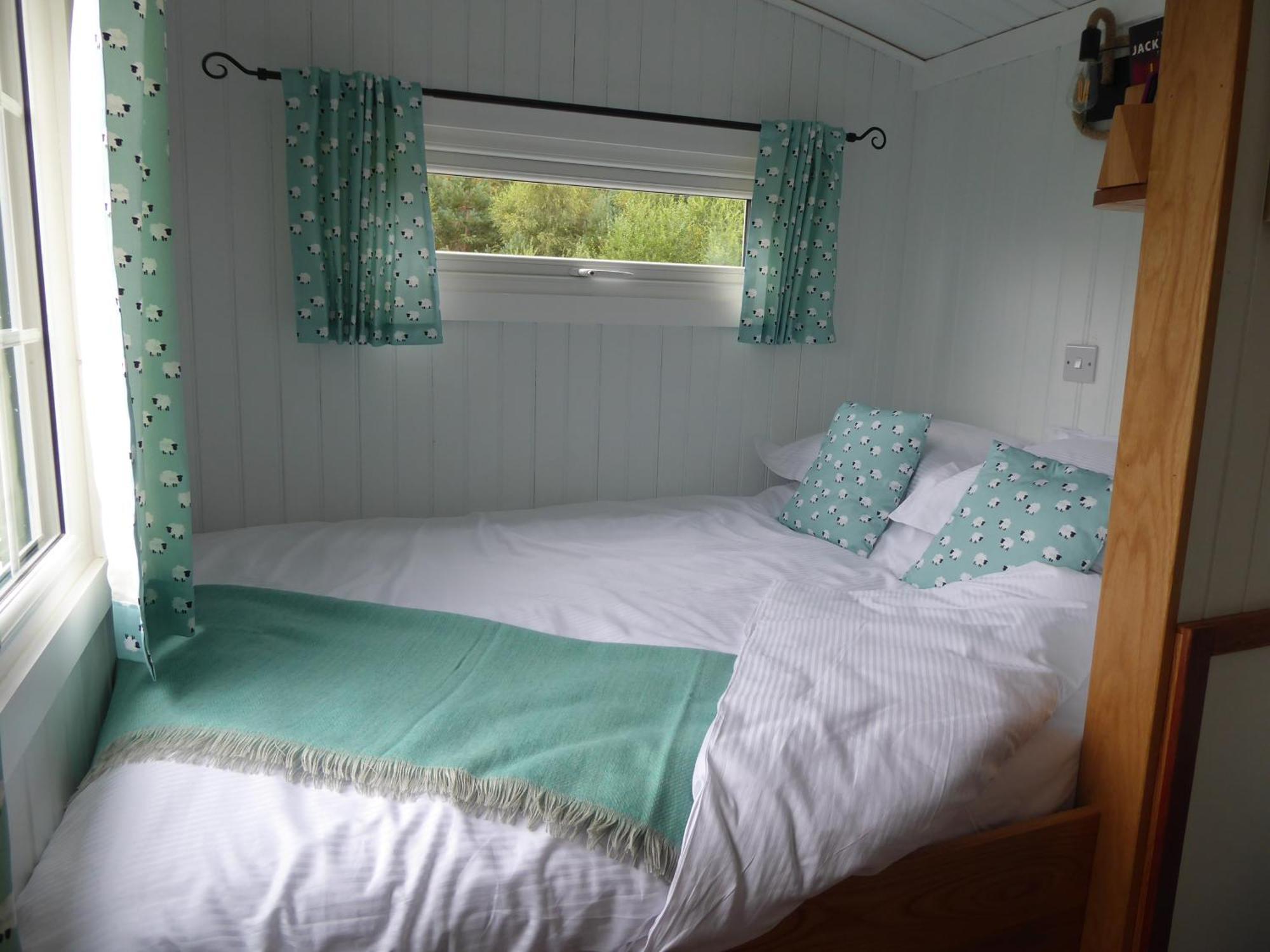 Dalnoid Cottages & Treehouses Nr Glenshee Bagian luar foto