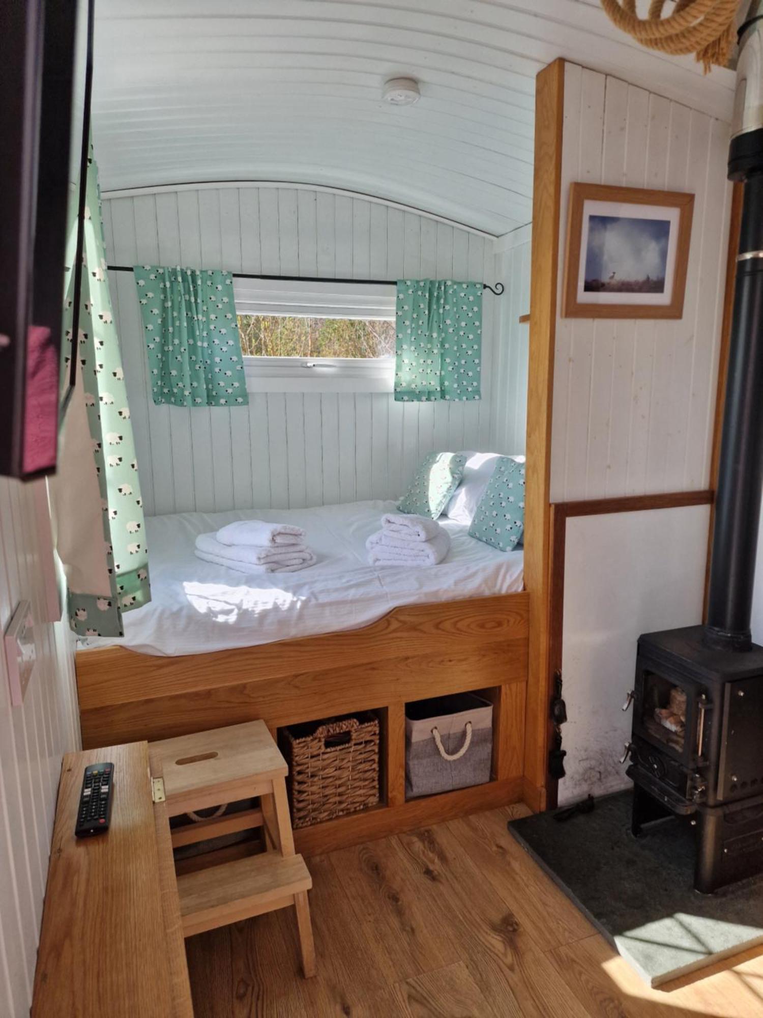 Dalnoid Cottages & Treehouses Nr Glenshee Bagian luar foto