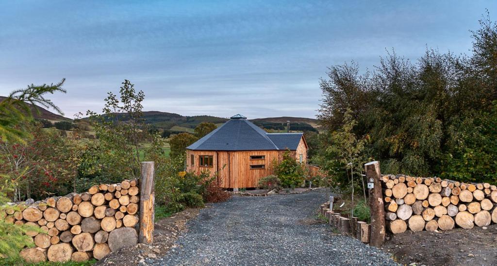 Dalnoid Cottages & Treehouses Nr Glenshee Bagian luar foto