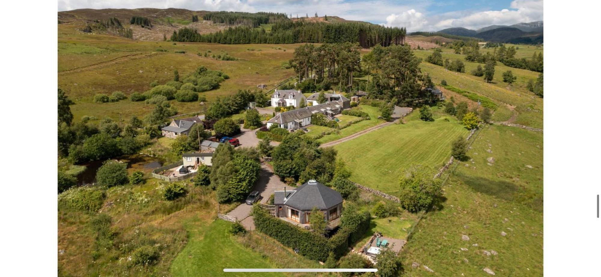 Dalnoid Cottages & Treehouses Nr Glenshee Bagian luar foto